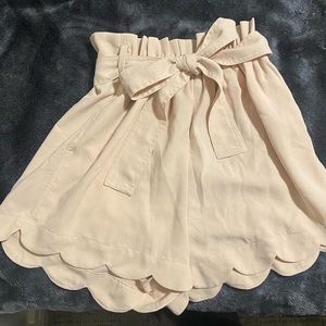 NWOT Bluivy Blush Scalloped Edge Shorts
